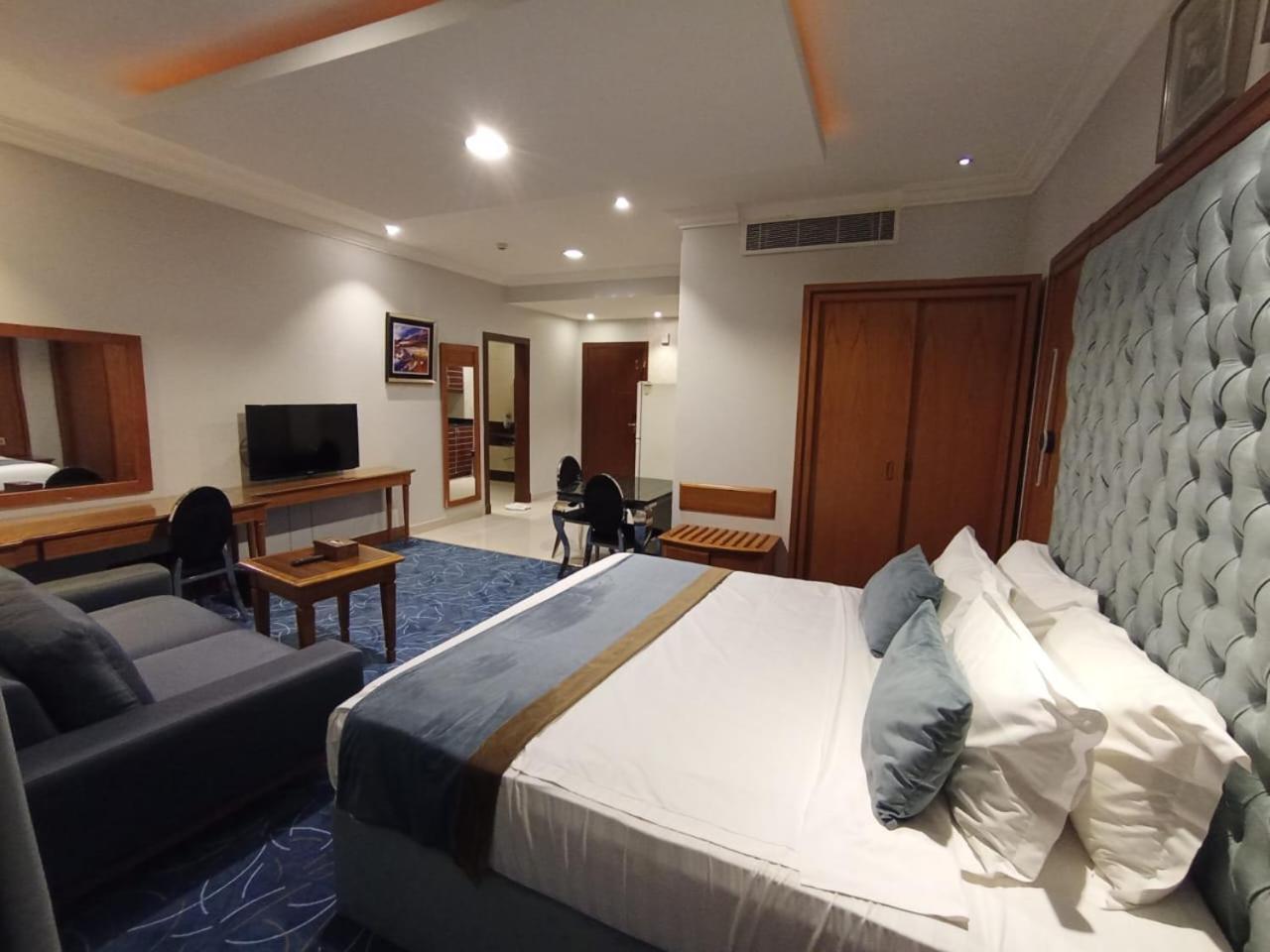 Al Masem Serviced Apartments - Exit 9 Riadh Zimmer foto